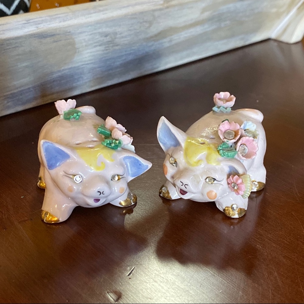 Vintage Fancy Pigs Salt and Pepper Shakers